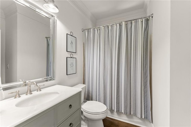 full bath with toilet, vanity, a shower with curtain, and crown molding