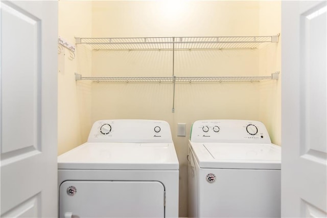 24 Arrow Ct, Lavonia, GA 30553 - laundry room with washing machine and clothes dryer