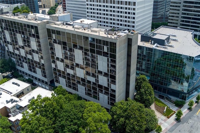 bird's eye view with a city view