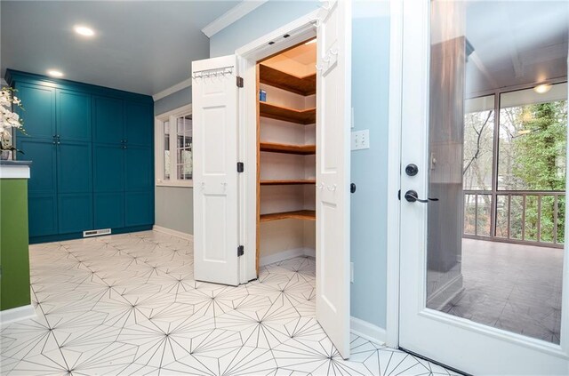 970 Winding Creek Trl, Sandy Springs, GA 30328 - hallway featuring baseboards and crown molding