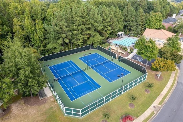 bird's eye view with a view of trees