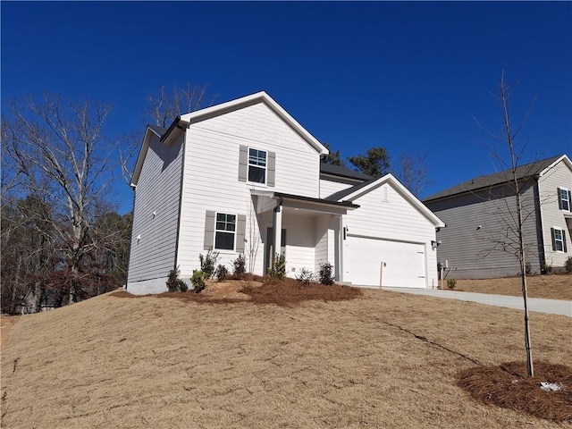 view of front property featuring a garage