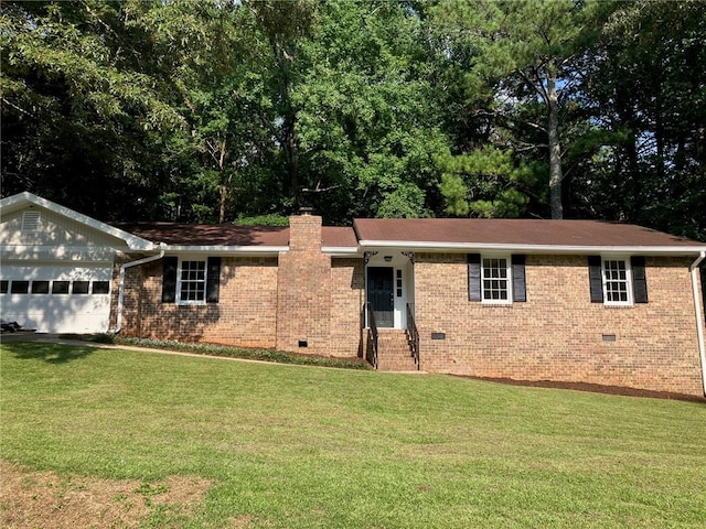 view of front of property featuring a front lawn