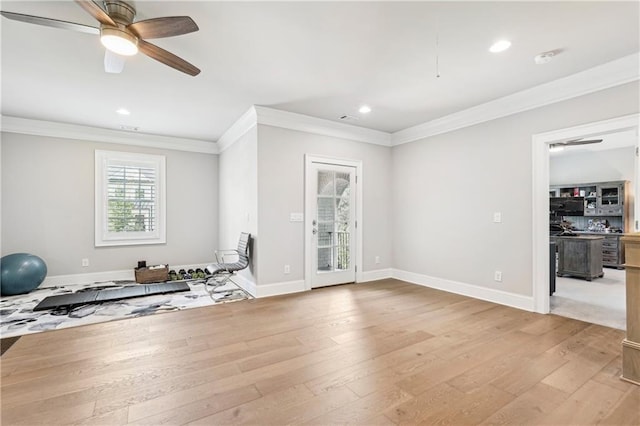 4025 Connolly Ct, Roswell, GA 30075 - workout area with crown molding, light wood finished floors, a ceiling fan, recessed lighting, and baseboards