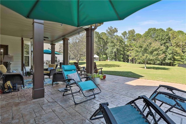 view of patio / terrace with ceiling fan