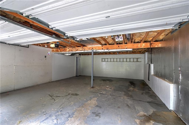 17 Fawn Ridge Dr SW, Cartersville, GA 30120 - view of garage