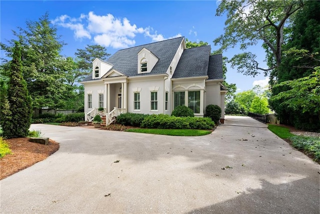 1374 Riverside Dr, Gainesville, GA 30501 - view of front of home featuring curved driveway and stucco siding