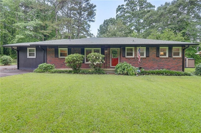 122 Vickery Dr, Fairburn, GA 30213 - ranch-style home featuring a front lawn and brick siding