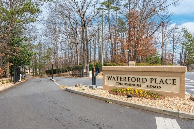 view of community / neighborhood sign