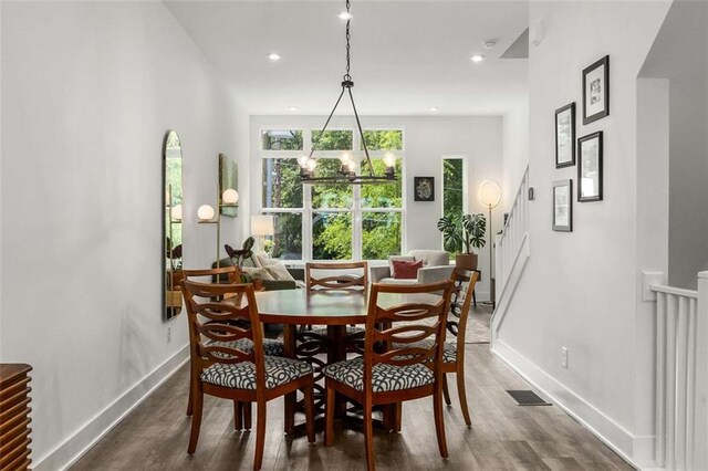 dining space featuring recessed lighting, baseboards, dark wood-style floors, and visible vents