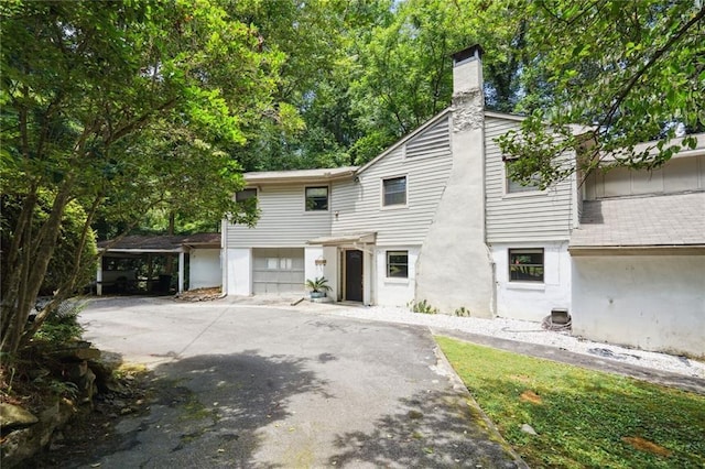 view of front of house featuring a garage