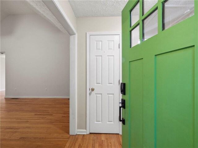 205 Crooked Pine Trl, Baldwin, GA 30511 - foyer entrance featuring wood finished floors and baseboards