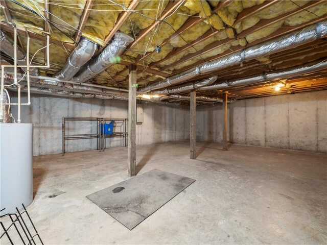 205 Crooked Pine Trl, Baldwin, GA 30511 - unfinished below grade area featuring water heater
