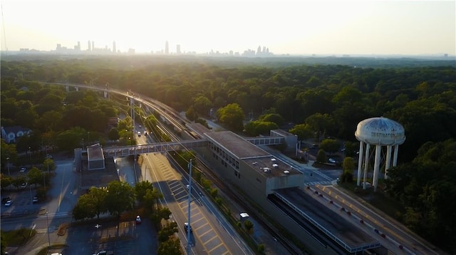 bird's eye view featuring a forest view