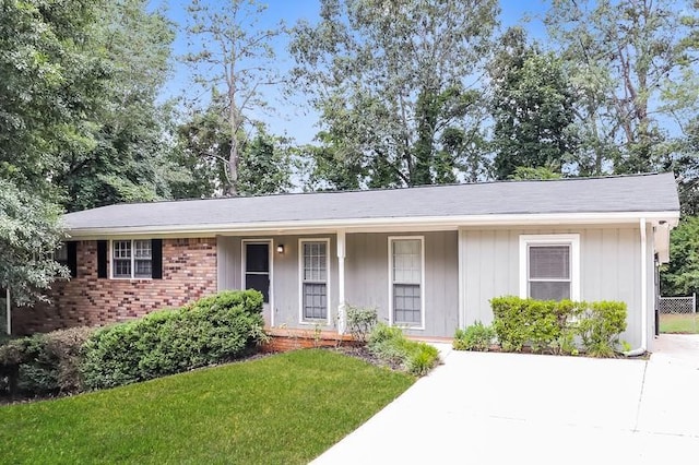 4820 Oak Grove Dr, Cumming, GA 30040 - ranch-style house with brick siding