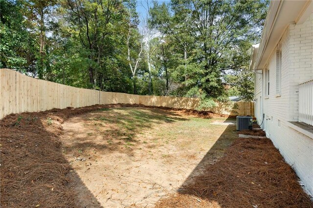 view of yard featuring cooling unit