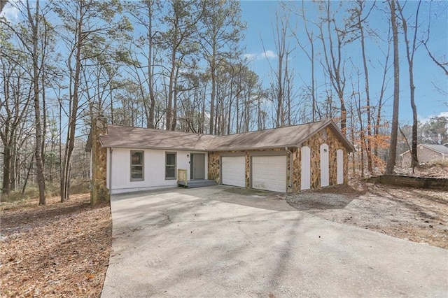 view of front of property featuring a garage