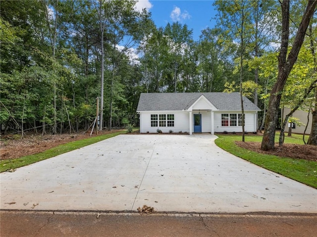 view of front of home featuring driveway