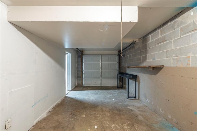 2242 Cherokee Valley Cir, Lithonia, GA 30058 - garage with concrete block wall