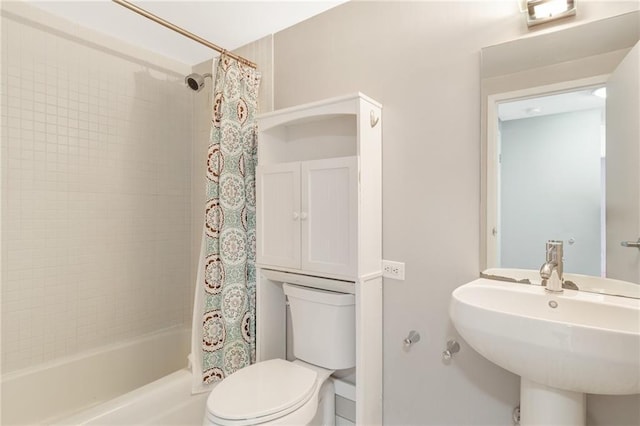 1501 Clairmont Rd Unit 1522, Decatur, GA 30033 - full bath featuring a sink and shower / bath combo with shower curtain