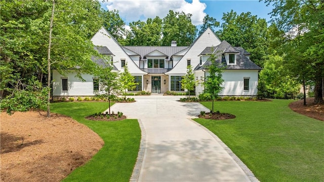 view of front of house with a front yard