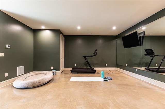 4785 Brinkley Ln, Atlanta, GA 30342 - workout area featuring baseboards, recessed lighting, and visible vents