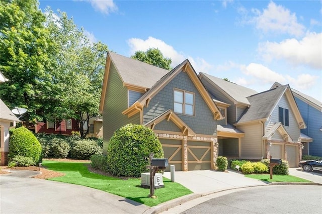 craftsman house featuring a garage