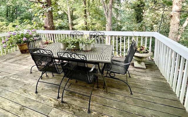 8525 Anchor On Lanier Ct, Gainesville, GA 30506 - wooden terrace with outdoor dining space