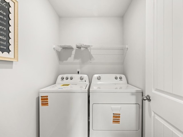 414 Oak View Ln, Dallas, GA 30157 - laundry room featuring washer and clothes dryer