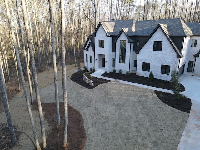 view of front of home with driveway