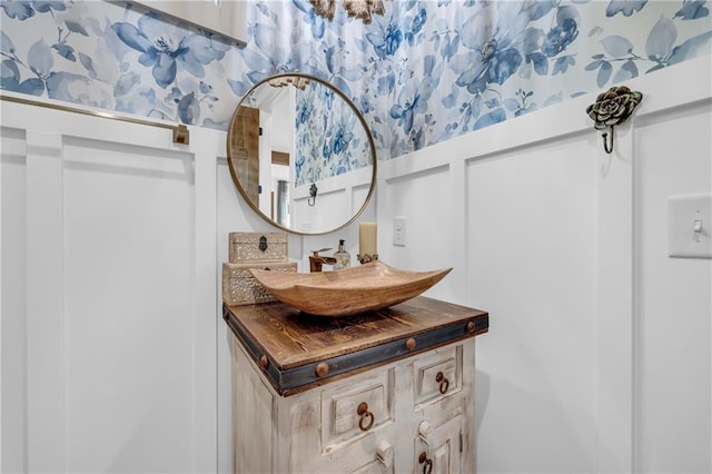 1132 N Edgewater Trl, Toccoa, GA 30577 - bathroom featuring vanity