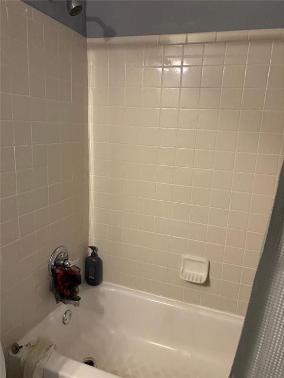 4701 Flat Shoals Rd Unit 37E, Union City, GA 30291 - full bathroom with shower / bath combination with curtain