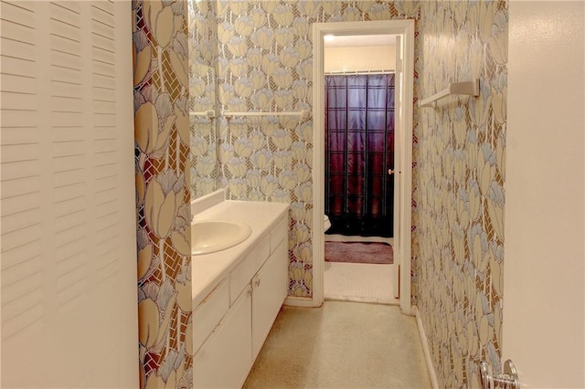 3252 Abbeywood Dr, Decatur, GA 30034 - full bath with vanity and wallpapered walls