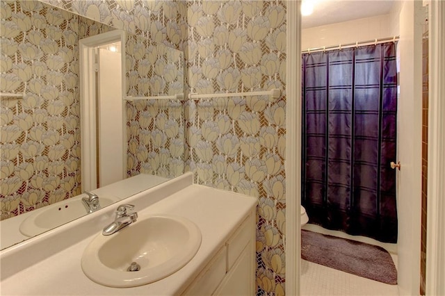 3252 Abbeywood Dr, Decatur, GA 30034 - bathroom featuring vanity, wallpapered walls, and a shower with curtain