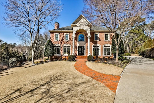 view of front of house with a front yard