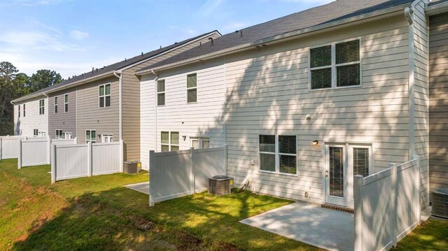 11408 Gray Branch Dr, Lawrenceville, GA 30045 - rear view of property with a patio area