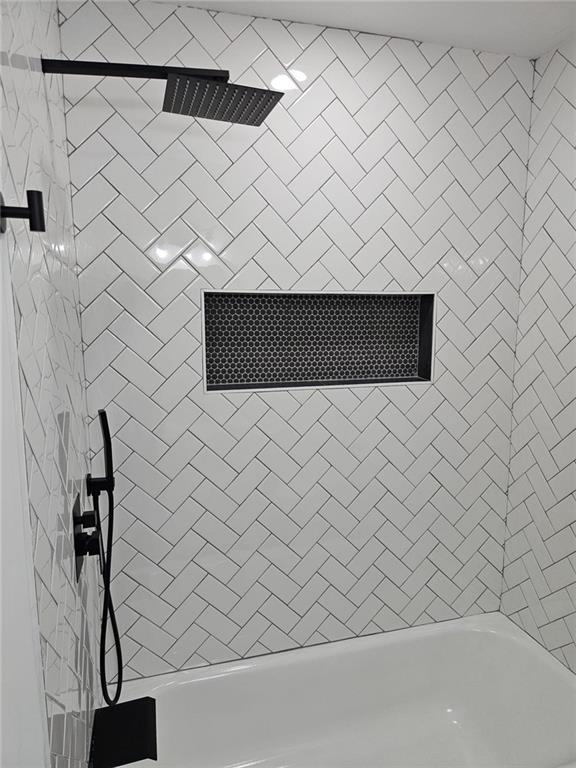775 Lee Andrews Ave SE, Atlanta, GA 30315 - bathroom with bathtub / shower combination