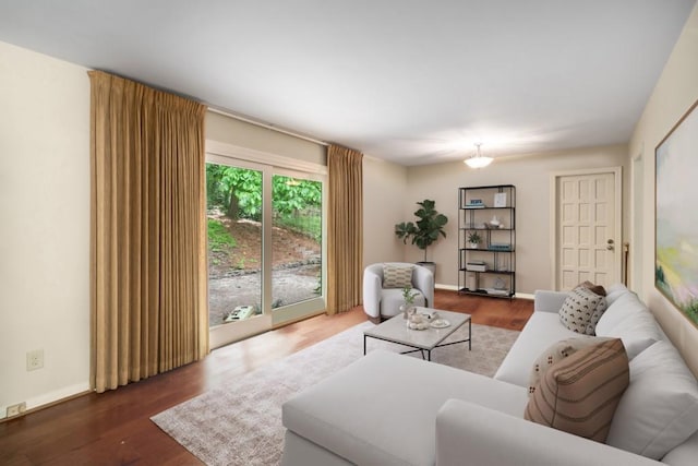 2556 Defoors Ferry Rd NW, Atlanta, GA 30318 - living area with wood finished floors and baseboards