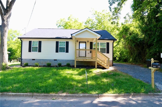 414 E 17th St E, Rome, GA 30161 - single story home with crawl space, a front yard, and a shingled roof