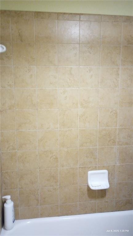 80 Place Fontaine, Lithonia, GA 30038 - full bath with tub / shower combination
