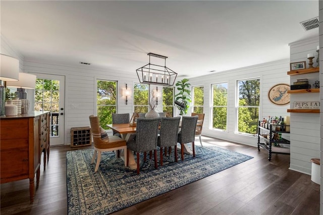 sunroom featuring visible vents