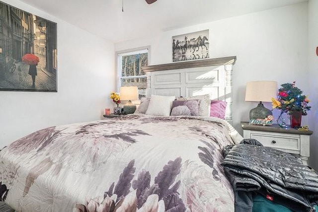 bedroom featuring ceiling fan