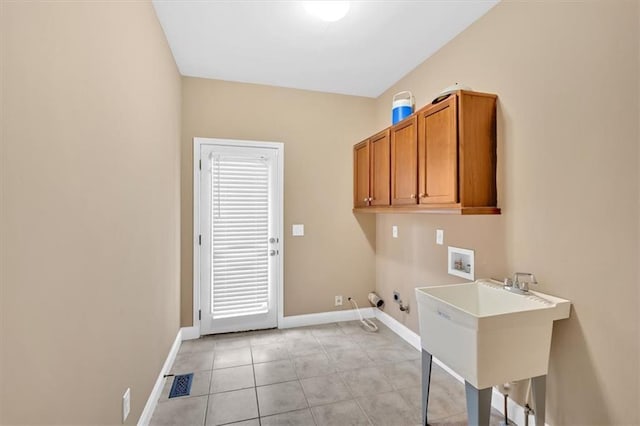 17 River Walk Pkwy, Euharlee, GA 30145 - laundry area featuring hookup for a gas dryer, hookup for a washing machine, baseboards, and cabinet space