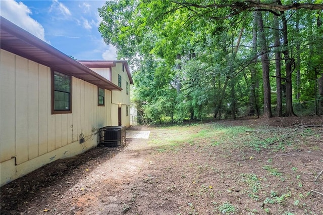 2247 Cherokee Valley Dr, Lithonia, GA 30058 - view of yard