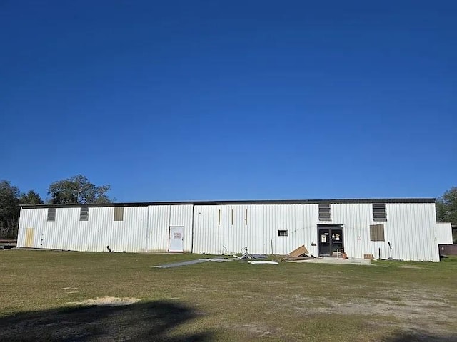 exterior space featuring a pole building