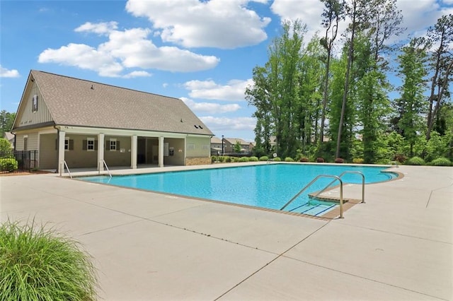 66 Cottontail Ln, Loganville, GA 30052 - community pool with a patio