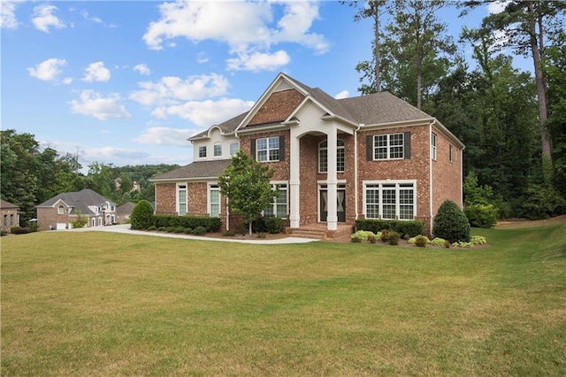 view of front facade with a front yard