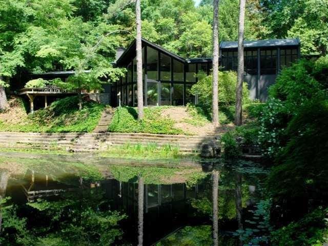 2518 W Wesley Rd NW, Atlanta, GA 30327