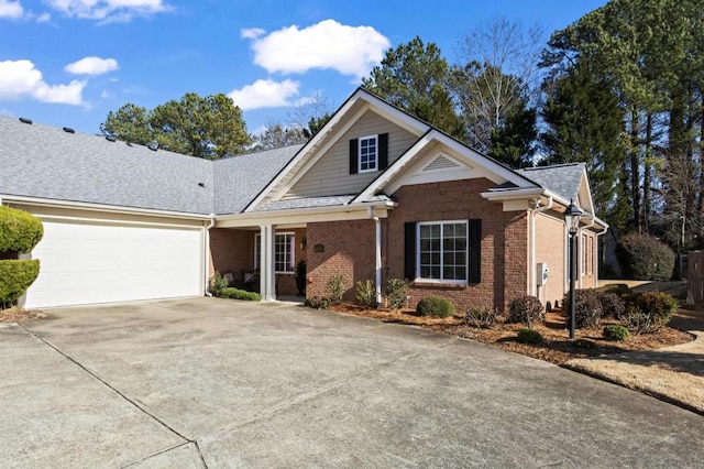 view of front facade featuring a garage