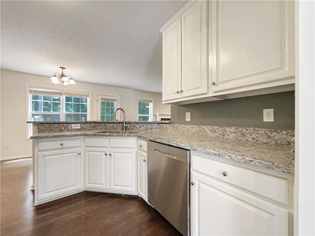 6001 Deer Springs Ln NW, Acworth, GA 30101 - kitchen with dishwasher, dark wood finished floors, a peninsula, a chandelier, and a sink